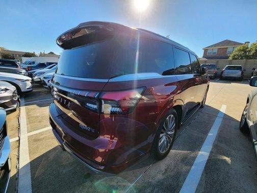 2025 INFINITI QX80 Luxe