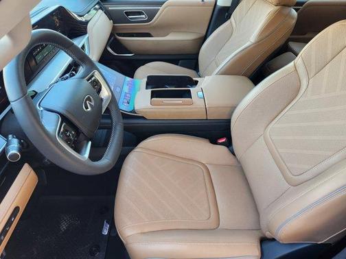 2025 INFINITI QX80 Luxe