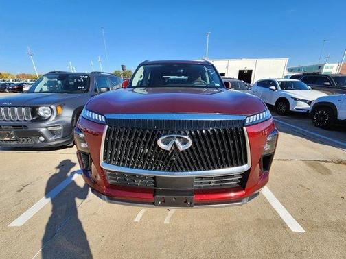 2025 INFINITI QX80 Luxe