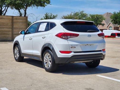 2017 Hyundai TUCSON SE