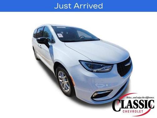 2024 Chrysler Pacifica Touring-L