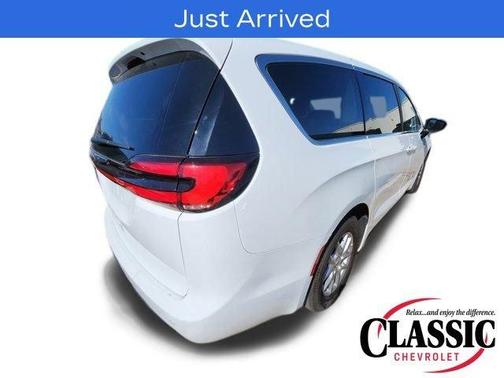 2024 Chrysler Pacifica Touring-L