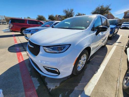 2024 Chrysler Pacifica Touring-L