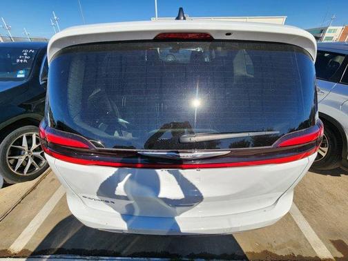 2024 Chrysler Pacifica Touring-L