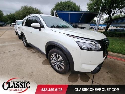 2024 Nissan Pathfinder SL
