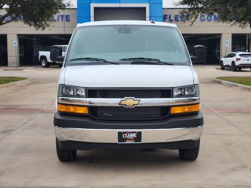 2025 Chevrolet Express 3500 LS