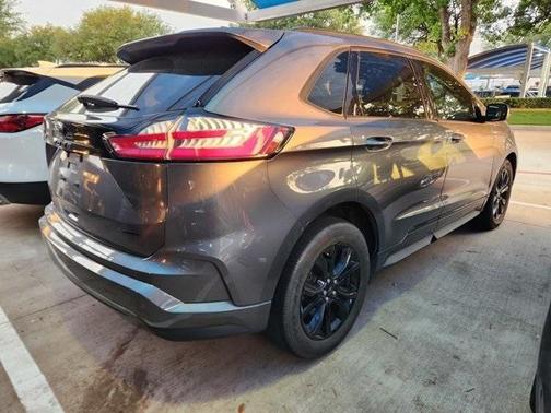 2022 Ford Edge SE