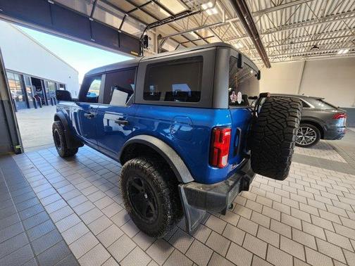 Blue Metallic 2022 Ford Bronco Base