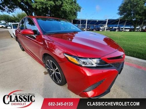 2020 Toyota Camry SE