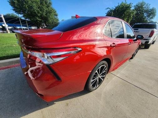 2020 Toyota Camry SE