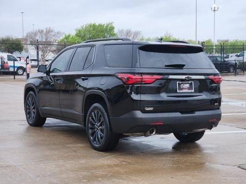 Mosaic Black Metallic 2023 Chevrolet Traverse RS