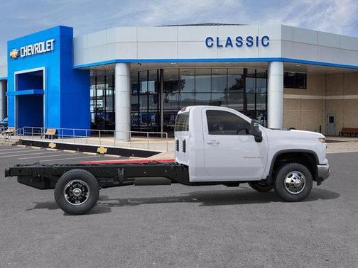 2025 Chevrolet Silverado 3500 LT