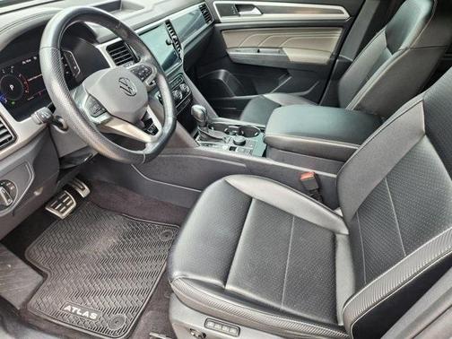 2022 Volkswagen Atlas Cross Sport 3.6L V6 SEL R-Line