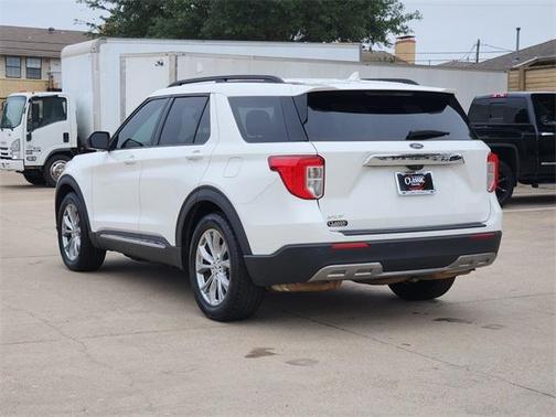 White Metallic 2021 Ford Explorer XLT