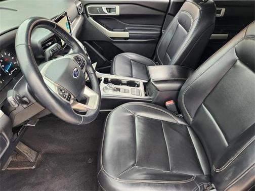White Metallic 2021 Ford Explorer XLT
