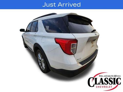 White Metallic 2021 Ford Explorer XLT
