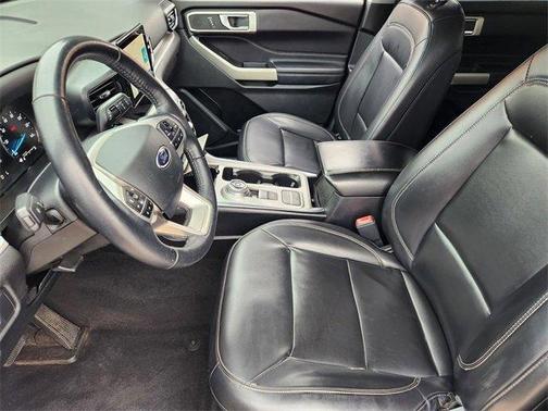 White Metallic 2021 Ford Explorer XLT