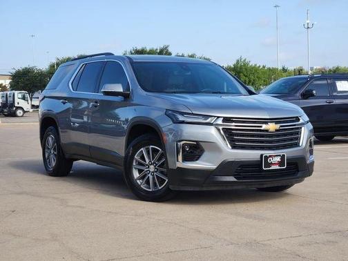 Sterling Gray Metallic 2023 Chevrolet Traverse LT Leather