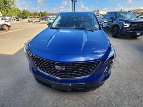 Wave Metallic 2023 Cadillac XT4 Luxury