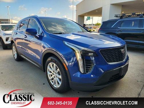 Wave Metallic 2023 Cadillac XT4 Luxury