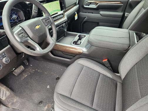 2025 Chevrolet Silverado 3500 LT