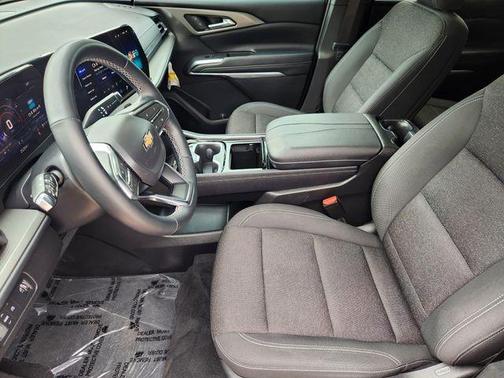 Mosaic Black Metallic 2024 Chevrolet Traverse LT