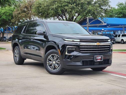 Mosaic Black Metallic 2024 Chevrolet Traverse LT