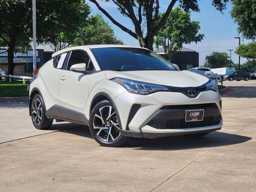 Blizzard Pearl 2021 Toyota C-HR XLE