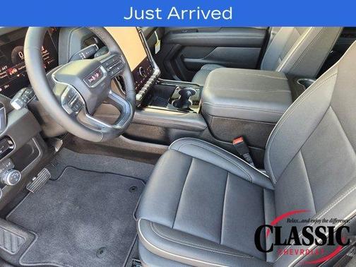 2025 GMC Yukon Elevation