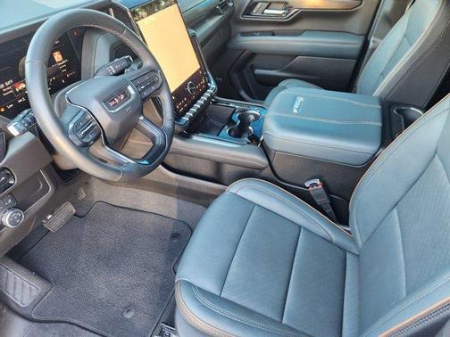 2025 GMC Yukon XL AT4