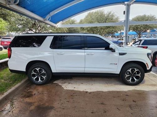 2025 GMC Yukon XL AT4