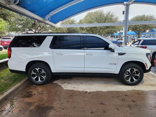 2025 GMC Yukon XL AT4