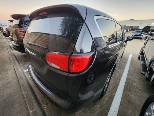 2017 Chrysler Pacifica LX