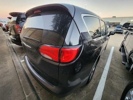 2017 Chrysler Pacifica LX