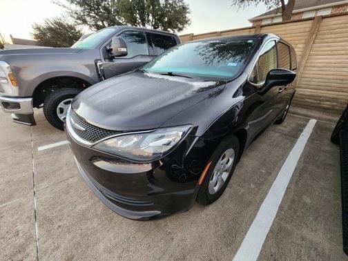 2017 Chrysler Pacifica LX