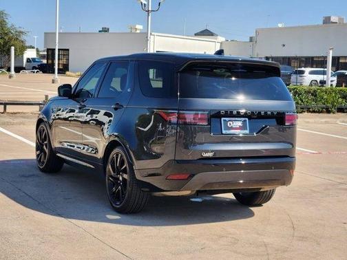 2024 Land Rover Discovery P300 Dynamic SE