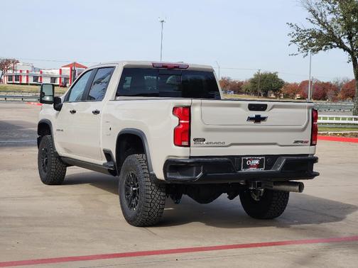 2026 Chevrolet Silverado 2500 ZR2