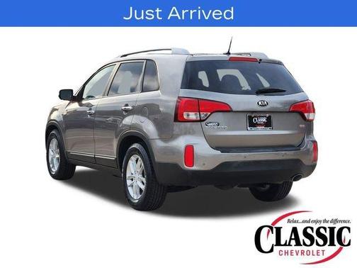 Titanium Silver 2014 Kia Sorento LX