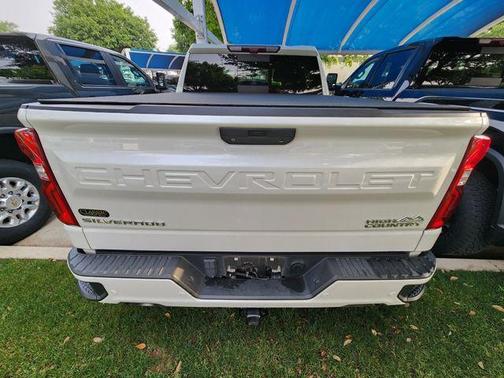 Iridescent Pearl Tricoat 2021 Chevrolet Silverado 1500 High Country