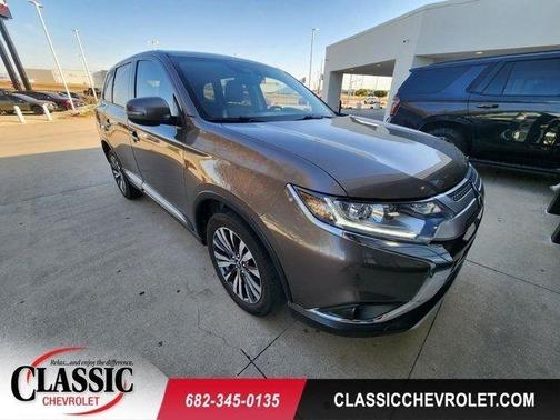 Black 2020 Mitsubishi Outlander SE