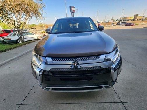 Black 2020 Mitsubishi Outlander SE