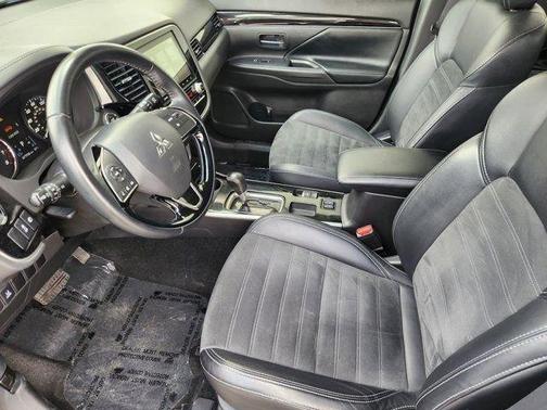 2020 Mitsubishi Outlander SE