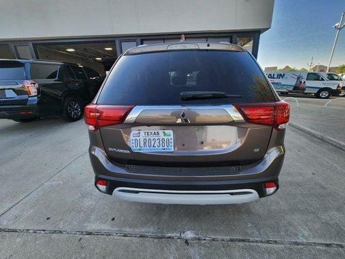 Black 2020 Mitsubishi Outlander SE