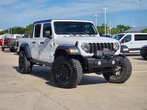 Bright White Clearcoat 2025 Jeep Gladiator Sport