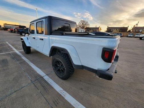 2022 Jeep Gladiator Sport