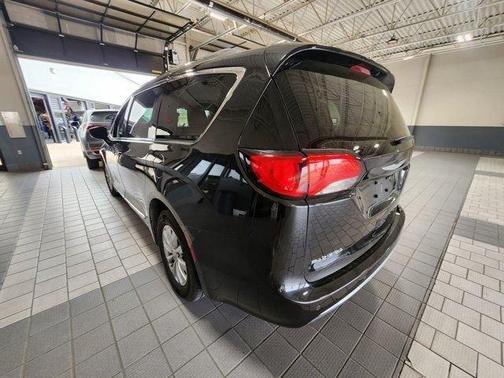 2018 Chrysler Pacifica Touring-L