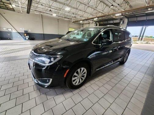 2018 Chrysler Pacifica Touring-L