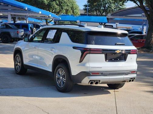 2025 Chevrolet Traverse LT