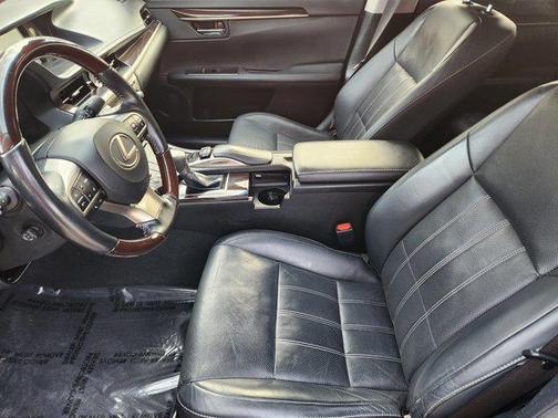 2018 Lexus ES 300h Base