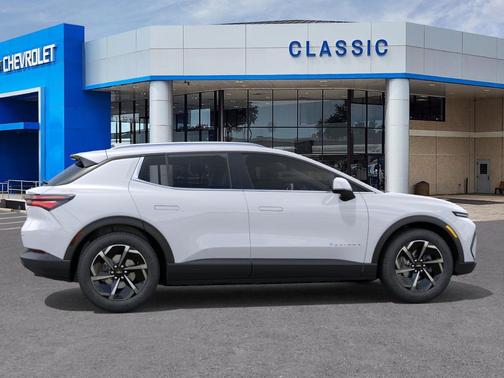 2026 Chevrolet Equinox EV LT 2